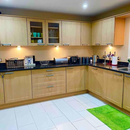 Luxurious Executive 4 Bedroom Whole Home | For 10 Hensol Luaran gambar